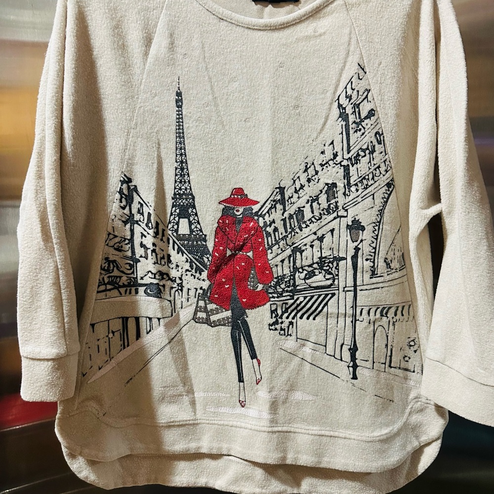 Chic Beige Graphic Sweatshirt with Parisian Design